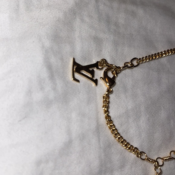 Louis Vuitton sweet monogram bracelet excellent condition comes with dust bag - Picture 2 of 6